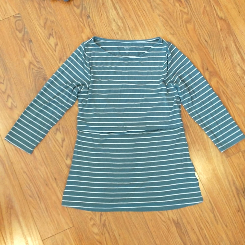Love by Gap Nursing shirt